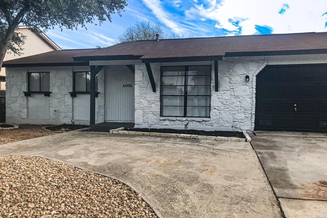 Lone Star Oasis Villa San Antonio Exterior photo