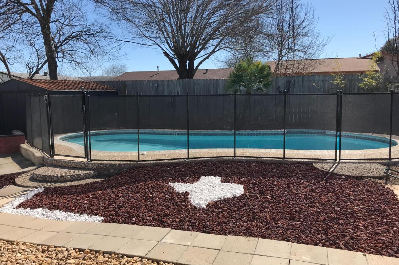 Lone Star Oasis Villa San Antonio Exterior photo